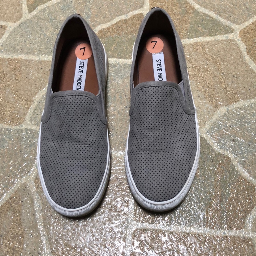 Steve Madden slip ons